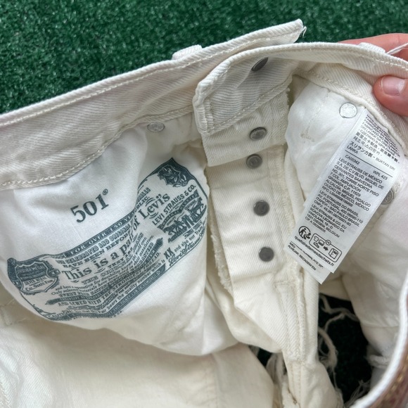 Levi's 501 White Cutoff Shorts Denim Jeans Button Fly 28x2.5" Pink Blue Dye - Picture 5 of 10